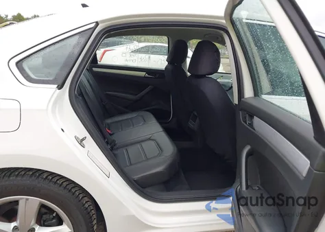 2012 Volkswagen Passat Se z USA, uszkodzony, nr VIN 1VWBP7A3XCC043542